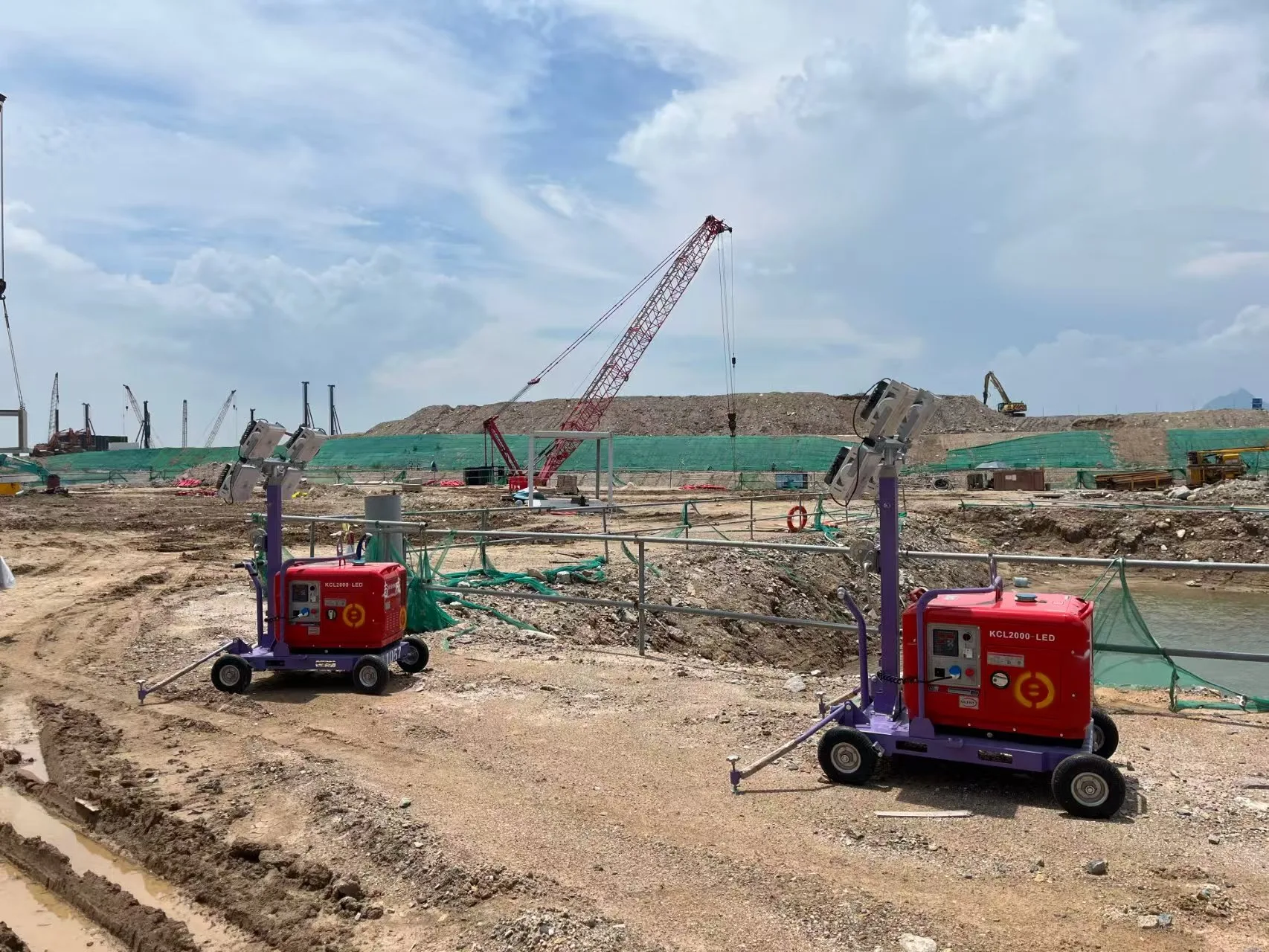 Two KCL2000-LED light towers at a Hong Kong reclamation site